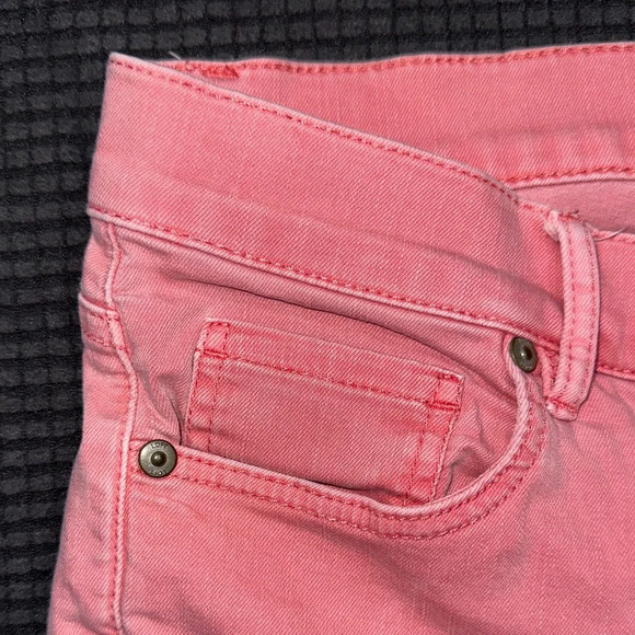 LIMITED TIME $4 ITEM!! LOFT Pink Cropped Jeans - Picture 3 of 6